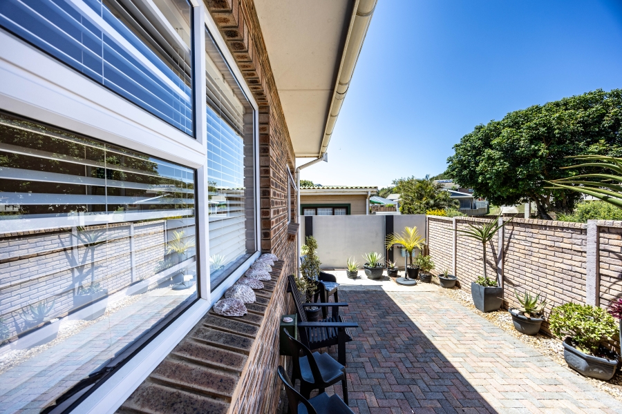 4 Bedroom Property for Sale in Cosy Corner Eastern Cape